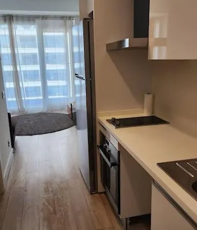 Kartal Istmarina S1 Blok 38 M2 Balkonlu Mobilyali Apartamento *